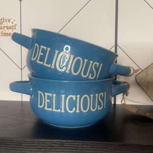 NWT SET OF 2 Blue Soup Bowls with 'Delicious!' Text